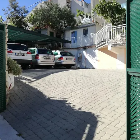 Apartments Dragan Trogir Exterior photo